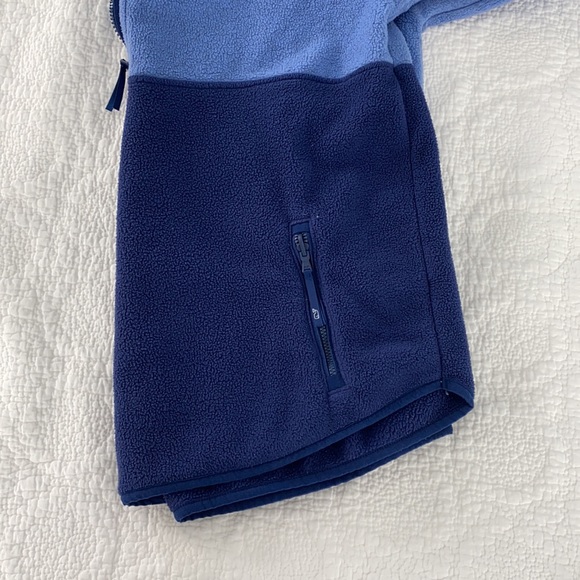 Vineyard Vines Fleeze quarter zip! - Picture 7 of 8